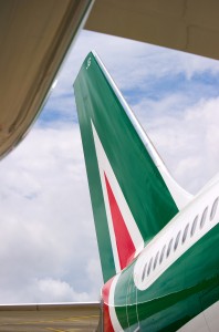 Alitalia in cerca di un socio, sfida Air France-Etihad