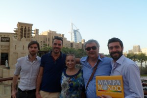 Mappamondo a Dubai con Mondo di Vacanze