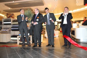 Stefano Gardini (direttore Business Non Aviation dell’Aeroporto di Bologna), Gunnar Heinemann (comproprietario di Heinemann), Luca Mantecchini (Consigliere d’amministrazione dell’Aeroporto di Bologna) e Pierpaolo Sardelli (CEO Travel Retail Italiana)