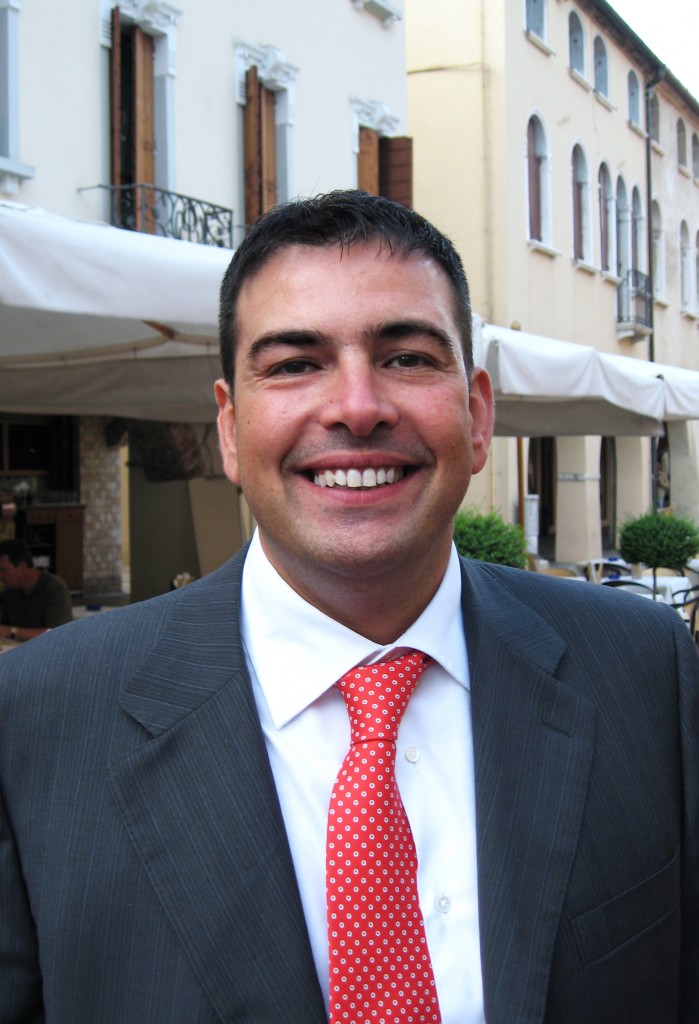 Kel 12 acquisisce l’operatore Backpackers World