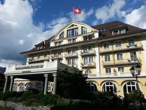 L'esterno del grand hotel Bellevue, Gstaad (Ch)