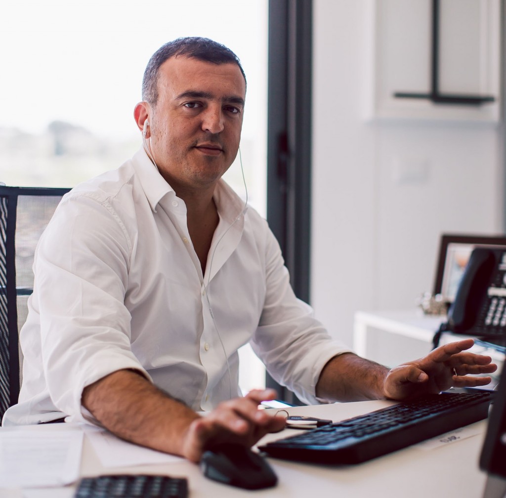 Nicolaus porta mille adv in educational con le proprie famiglie