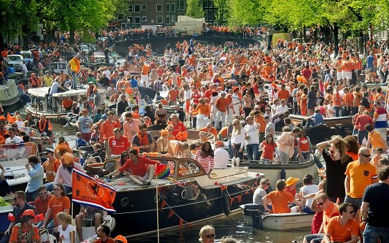 Olanda, 26 aprile: il Giorno della Regina diventa il Giorno del Re