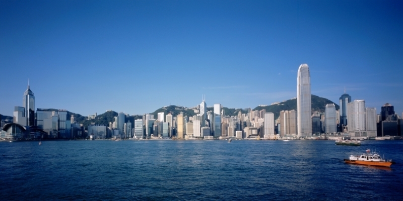 Cathay Pacific lancia la promozione “Fly with me”
