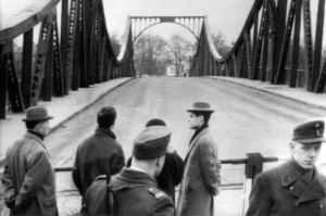 spione-glienicker-bruecke-DW-Politik-Berlin