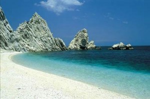 “Marche in Blu” festeggia le 17 Bandiere Blu della regione