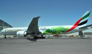 Emirates: in volo il primo B777-300er dedicato ai Mondiali di calcio