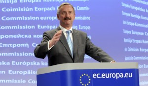 Il commissario Ue ai Trasporti: Alitalia deve rimanere europea