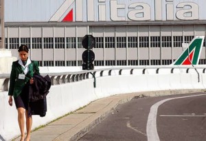 Fit Cisl su Alitalia: «Ognuno faccia la sua parte per ridurre al minimo gli esuberi»