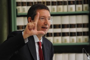 Marino vuole alzare la tassa di soggiorno di Roma. Federalberghi non ci sta