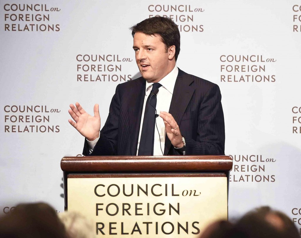 Renzi su Alitalia: «Distrutta da politici, sindacati e manager»