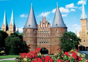 Germania da record, italiani in crescita del 7%