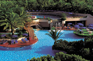 Forte Village, bocciata la costruzione di 15 piscine private