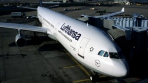 Lufthansa, il calo del greggio spinge l’utile operativo oltre il miliardo di euro