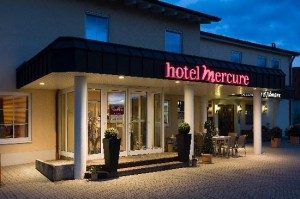 Mercure lancia su Facebook il concorso 6 Friends Theory
