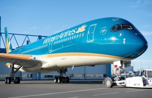 Vietnam Airlines, ecco il primo A350 con la nuova livrea