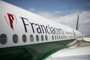 Alitalia fa volare il marchio Franciacorta sul Boeing B777