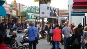 Air China sigla un accordo con Promos, Valmontone Outlet