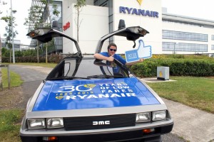 Ryanair atterra su Facebook: al via il concorso “30 Nomi 30 Aerei”