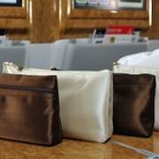 Emirates, arrivano i kit Bulgari per la first e la business class