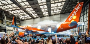 EasyJet celebra a Luton i primi 20 anni con una livrea dedicata