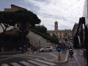 Roma: gli Open Bus impattano solo per lo 0,4% sul traffico