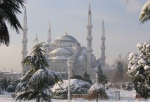 Turkish cancella 142 voli su Istanbul per tempesta di neve