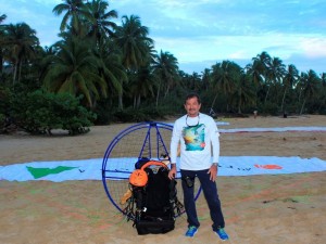 Colussi inaugura il V Heavens con un volo in paramotore