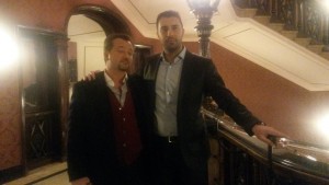 Azemar invita gli agenti al cinema e lancia le Bahamas