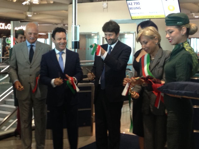 Alitalia: decolla il Roma-Pechino