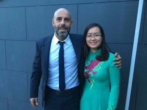 Asiatica si presenta a Torino