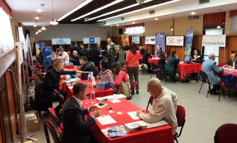 Travel Open Day: prime tappe a Latina e Napoli (visita nave Rccl)