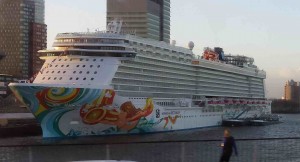Norwegian Cruise Line festeggia #NorwegiansFirst50