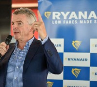Ryanair cambia le carte in tavola. Forse dovrà aumentare le tariffe