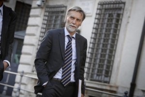 Del Rio: serve una mediazione per il closing tra Meridiana e Qatar Airways