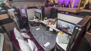 Qatar Airways all’Arabian Travel Market con la nuova Qsuite