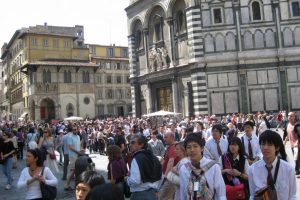 Assorestauro: l’overtourism è un rischio per le città d’arte ma potrebbe diventare un’occasione