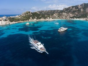 Baja Hotels: una barca privata per le escursioni degli ospiti