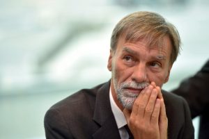 Delrio su Alitalia: «Un concorrente in meno, ma l’asset è interessante»