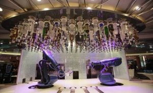 Las Vegas lancia il bar robotico e le prenotazioni hotel via Facebook