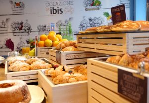 Ibis ridisegna il concetto di prima colazione, “come al mercato”