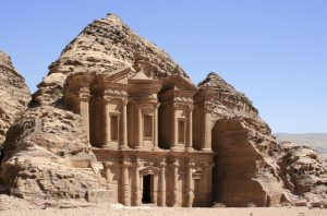 Petra, al via nuovi scavi per scoprire il cortile anteriore del Tesoro