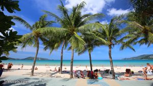 Troppe cicche di sigarette, la Thailandia vieta il fumo sulle spiagge