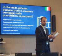 Giovanni Moretto, Expedia,