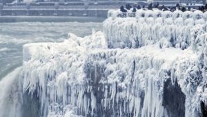 Stati Uniti: la costa est  si prepara alla “bomba di neve”