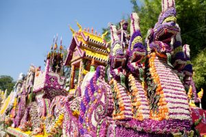 Dimensione Turismo in Thailandia per il festival dei fiori di Chiang Mai