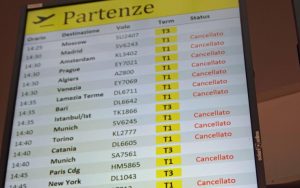 Alitalia cancella 130 voli a causa dello sciopero