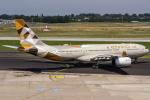 Etihad Airways: cambio data o destinazione gratuito tra 8 marzo e 7 aprile