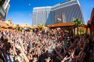 Las Vegas, estate all’insegna di feste e poll parties