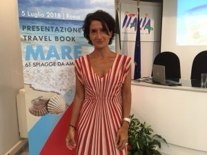 Trenitalia punta sul regionale con un Travel Book dedicato al mare